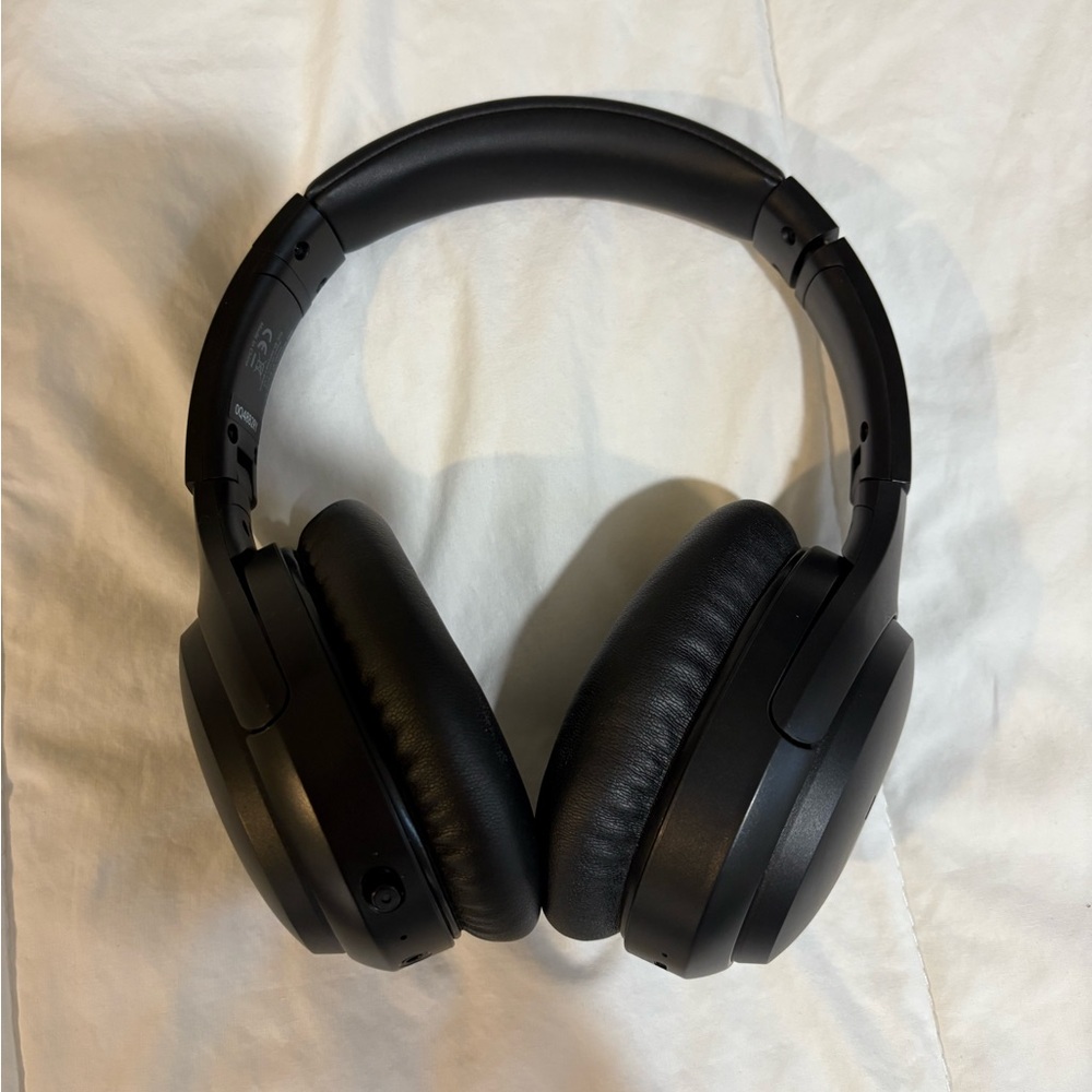 Black Over-Ear Wireless Boltune Headphones with Foldable Design & Compact Case